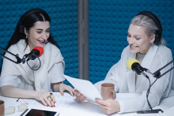 Podcasts tech news podcast header img