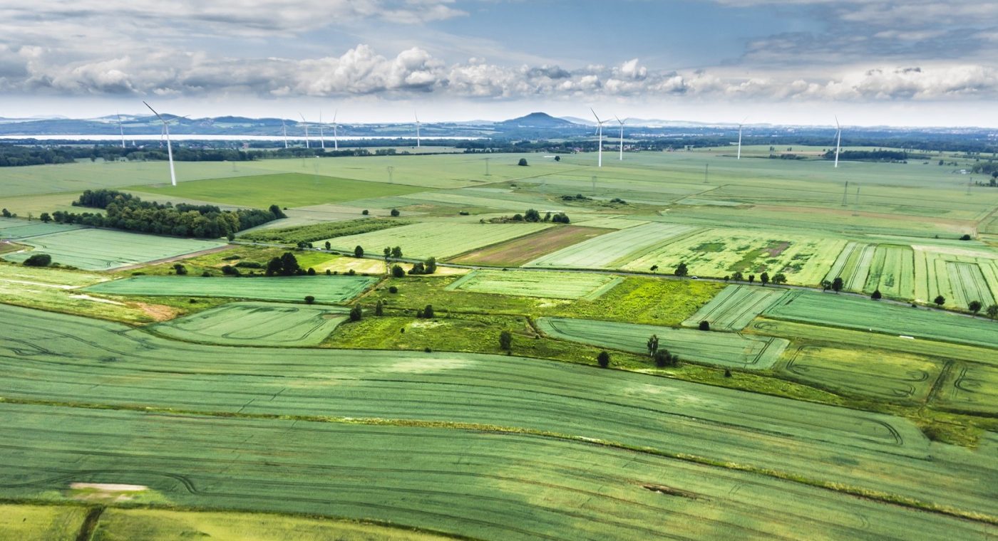 Home field 839797 1920 1 1400x760