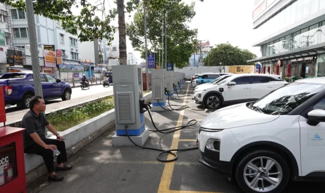 Thời cơ mới cho giao thông xanh oto dien sac vincom plaza gv 1773969458755145391252.jpg